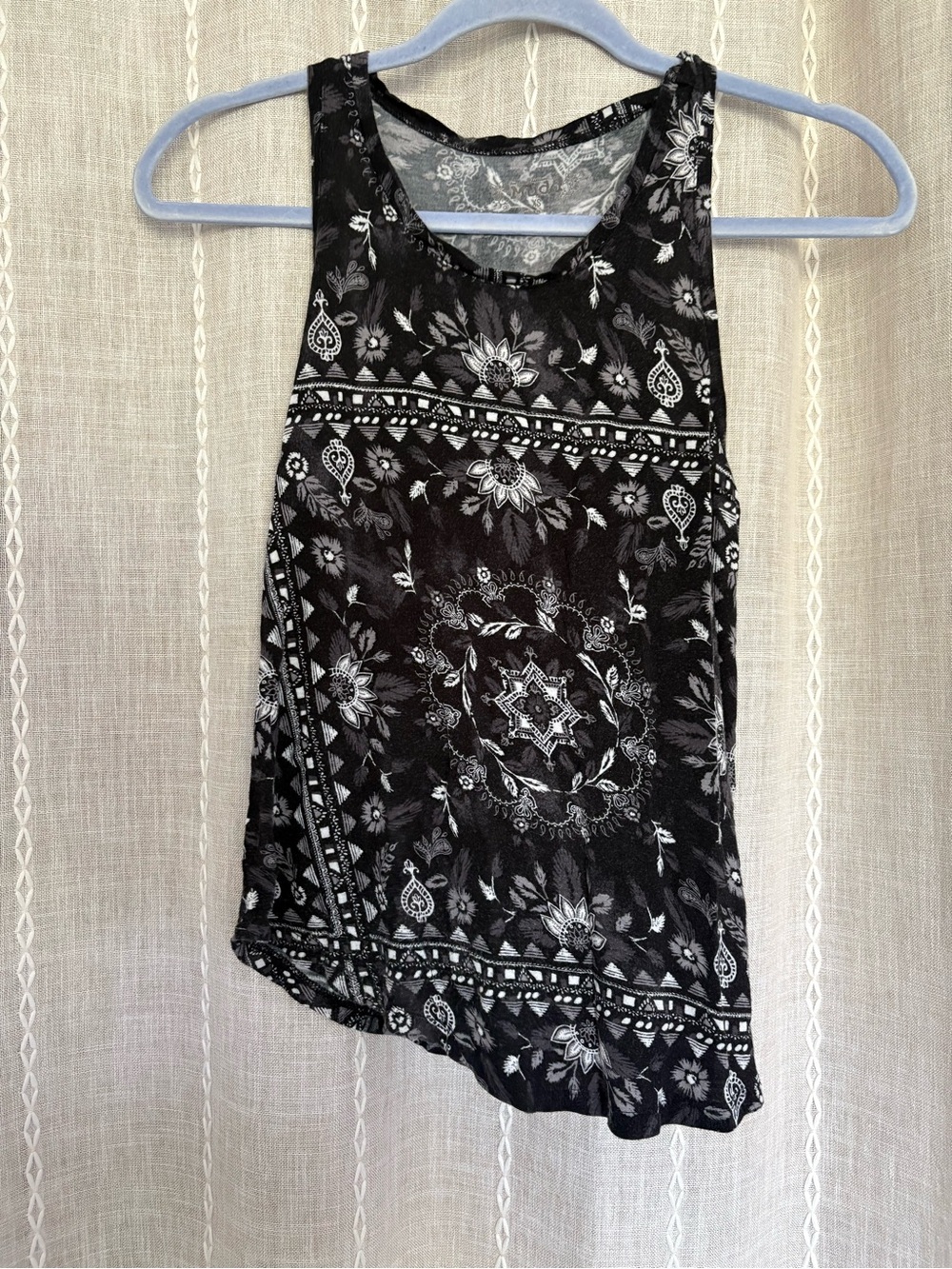 Mudd Black and White Floral Paisley Tank Top